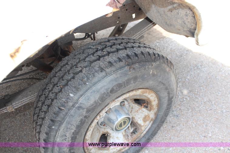 image for item H5024 1995 Ford F150 XL pickup truck