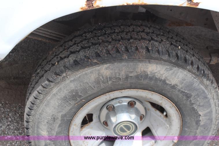 image for item H5024 1995 Ford F150 XL pickup truck