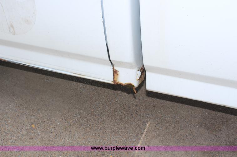 image for item H5024 1995 Ford F150 XL pickup truck