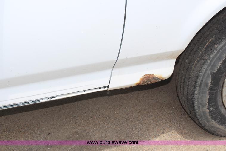 image for item H5024 1995 Ford F150 XL pickup truck