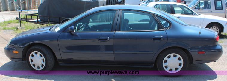 image for item H5027 1998 Ford Taurus