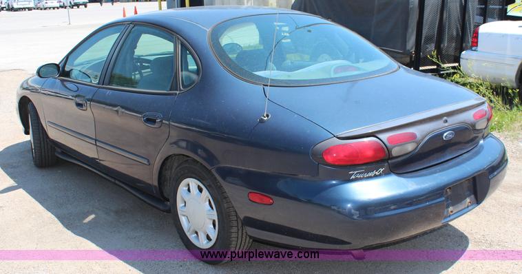 image for item H5027 1998 Ford Taurus