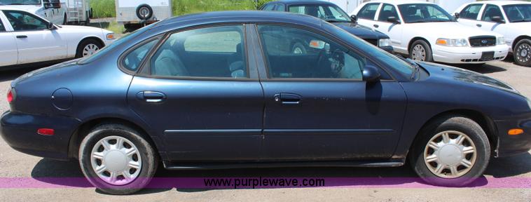 image for item H5027 1998 Ford Taurus