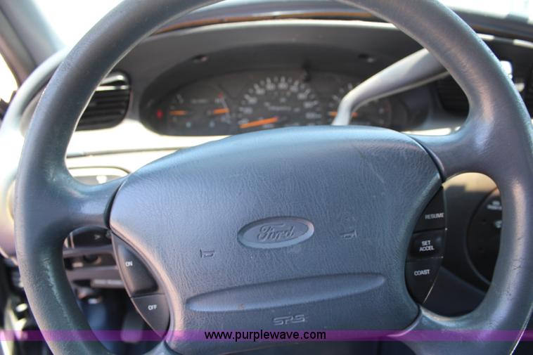 image for item H5027 1998 Ford Taurus