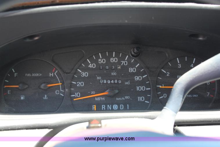 image for item H5027 1998 Ford Taurus