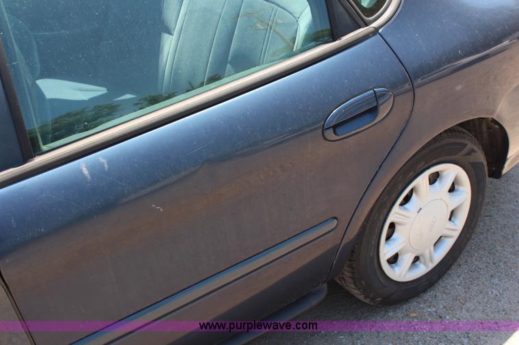 image for item H5027 1998 Ford Taurus