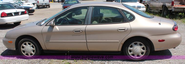 image for item H5029 1998 Ford Taurus LX