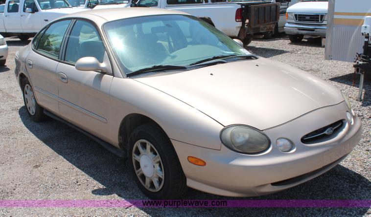 image for item H5029 1998 Ford Taurus LX