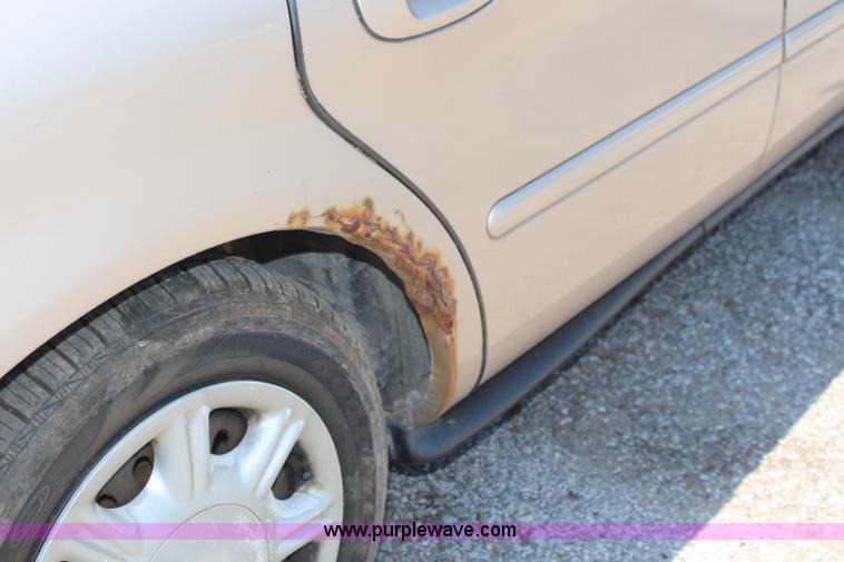 image for item H5029 1998 Ford Taurus LX