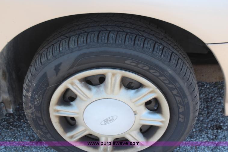 image for item H5029 1998 Ford Taurus LX