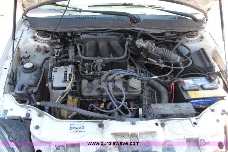 image for item H5030 2005 Ford Taurus