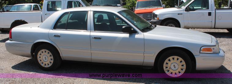 image for item H5031 2003 Ford Crown Victoria Police Interceptor