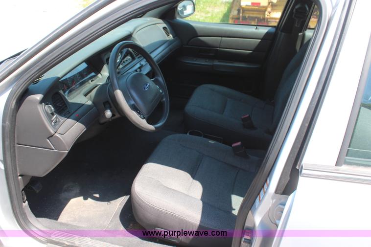 image for item H5031 2003 Ford Crown Victoria Police Interceptor