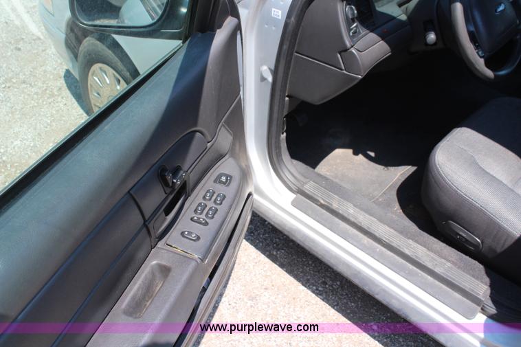 image for item H5031 2003 Ford Crown Victoria Police Interceptor