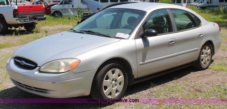 image for item H5034 2002 Ford Taurus
