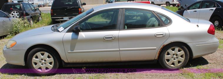 image for item H5034 2002 Ford Taurus