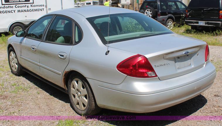 image for item H5034 2002 Ford Taurus