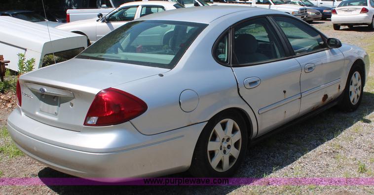 image for item H5034 2002 Ford Taurus