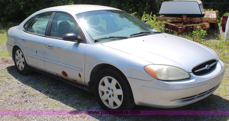 image for item H5034 2002 Ford Taurus
