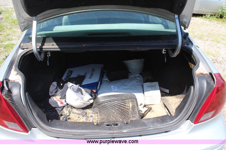 image for item H5034 2002 Ford Taurus