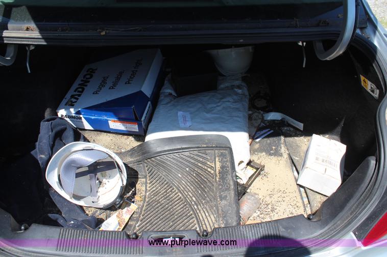 image for item H5034 2002 Ford Taurus