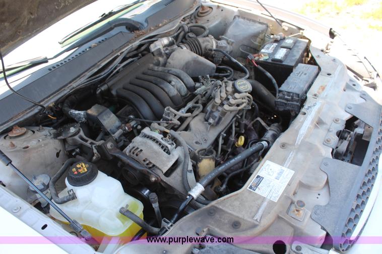 image for item H5034 2002 Ford Taurus