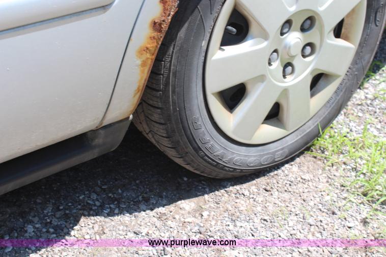 image for item H5034 2002 Ford Taurus