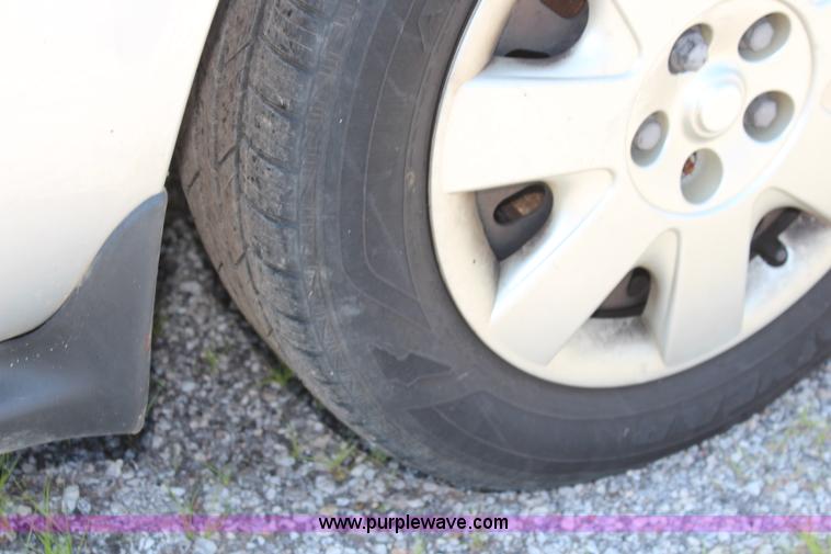 image for item H5034 2002 Ford Taurus