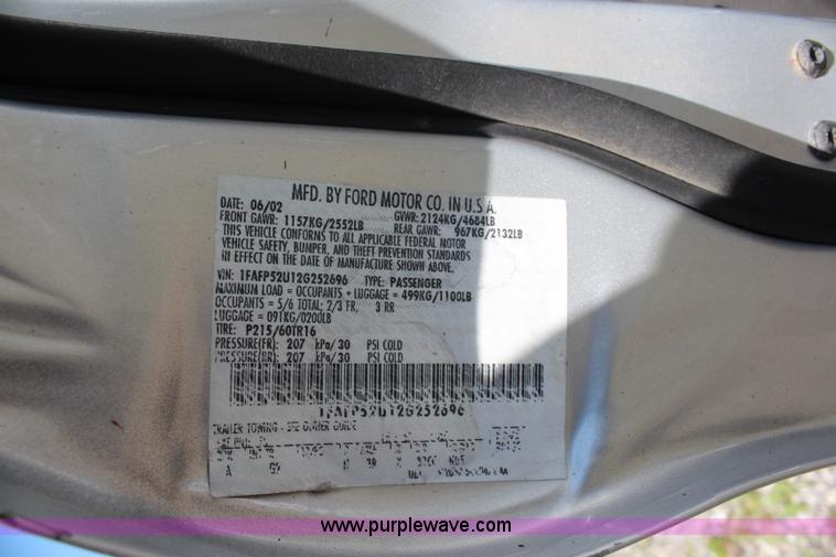 image for item H5034 2002 Ford Taurus