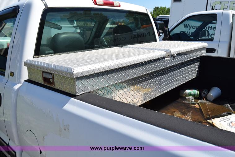 image for item H5036 2001 Chevrolet 1500 pickup truck