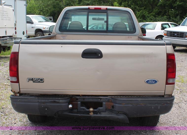 image for item H5037 1997 Ford F150 pickup truck