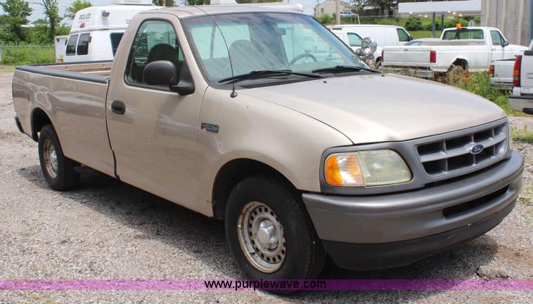 image for item H5037 1997 Ford F150 pickup truck