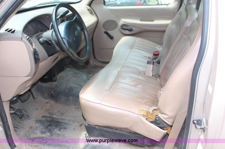 image for item H5037 1997 Ford F150 pickup truck