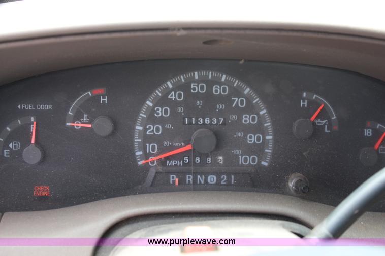 image for item H5037 1997 Ford F150 pickup truck