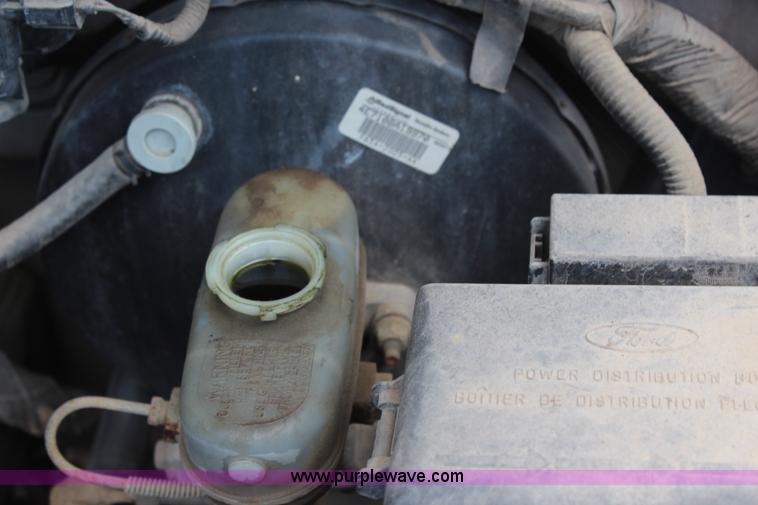 image for item H5037 1997 Ford F150 pickup truck