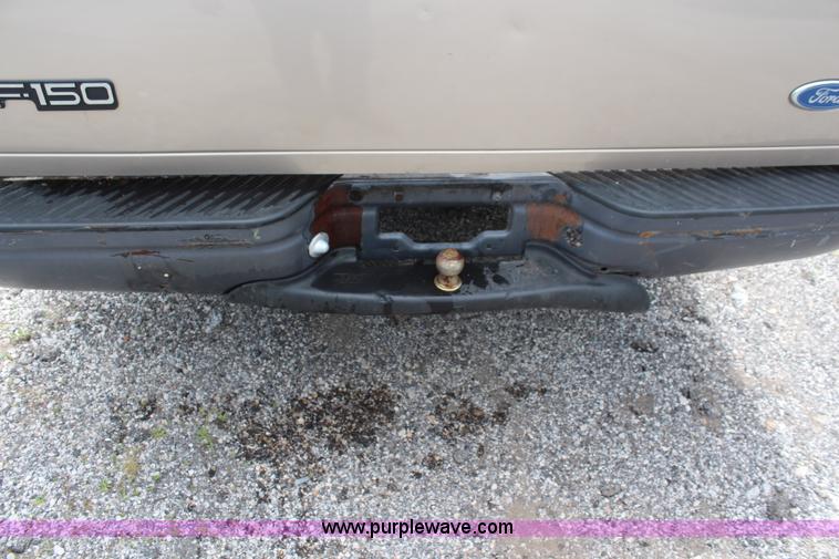 image for item H5037 1997 Ford F150 pickup truck