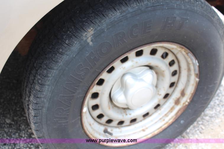 image for item H5037 1997 Ford F150 pickup truck