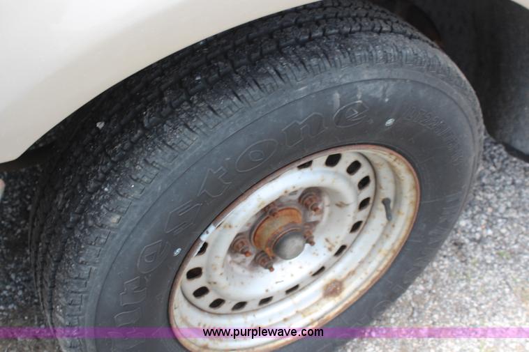 image for item H5037 1997 Ford F150 pickup truck