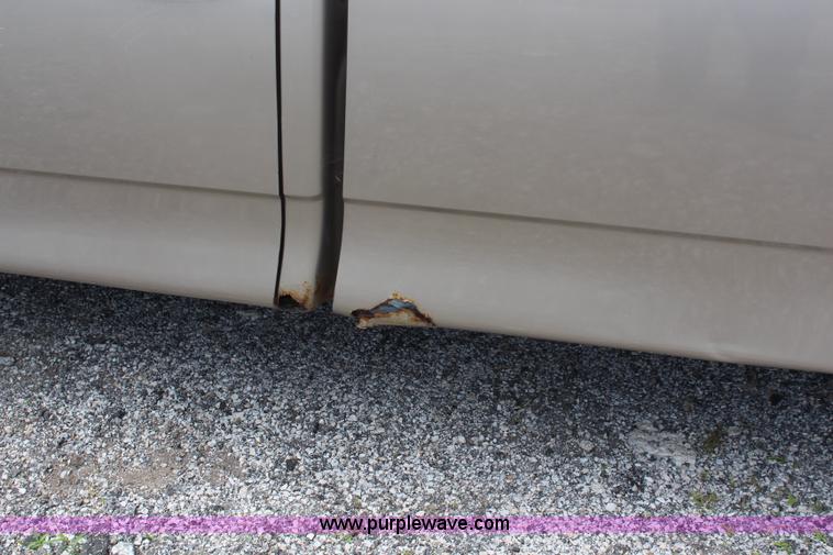 image for item H5037 1997 Ford F150 pickup truck