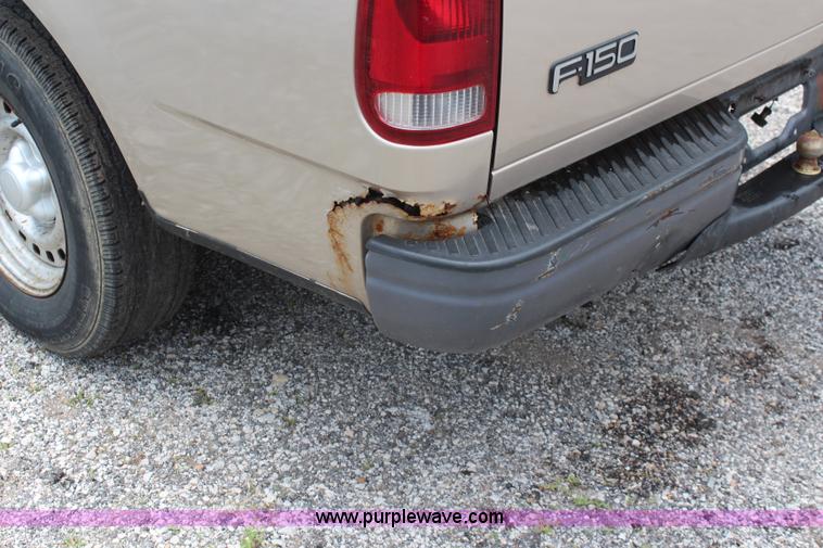 image for item H5037 1997 Ford F150 pickup truck