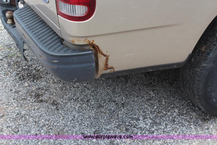 image for item H5037 1997 Ford F150 pickup truck