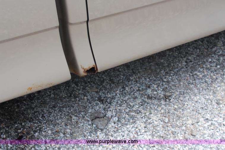 image for item H5037 1997 Ford F150 pickup truck