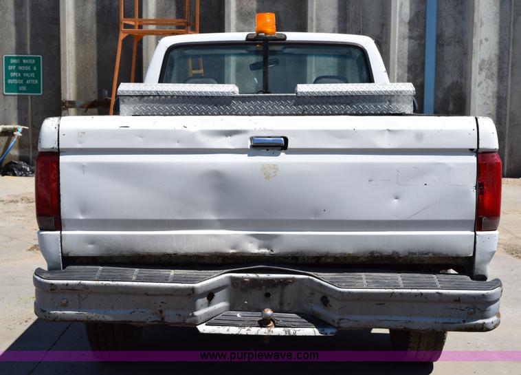 image for item H5039 1995 Ford F250 pickup truck