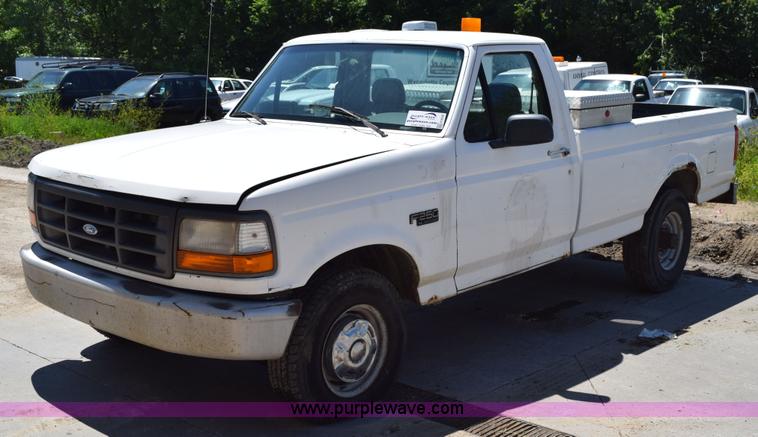 image for item H5039 1995 Ford F250 pickup truck