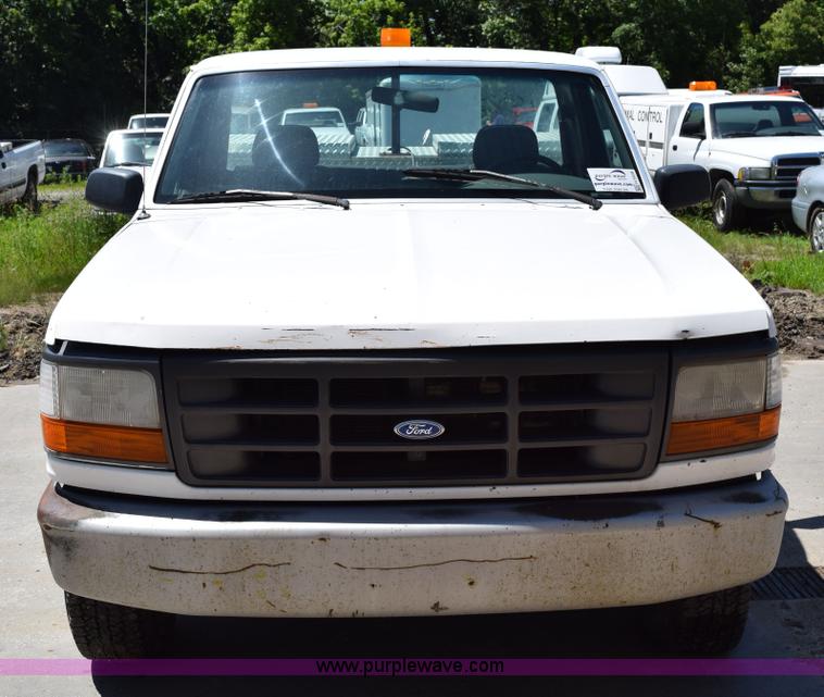 image for item H5039 1995 Ford F250 pickup truck