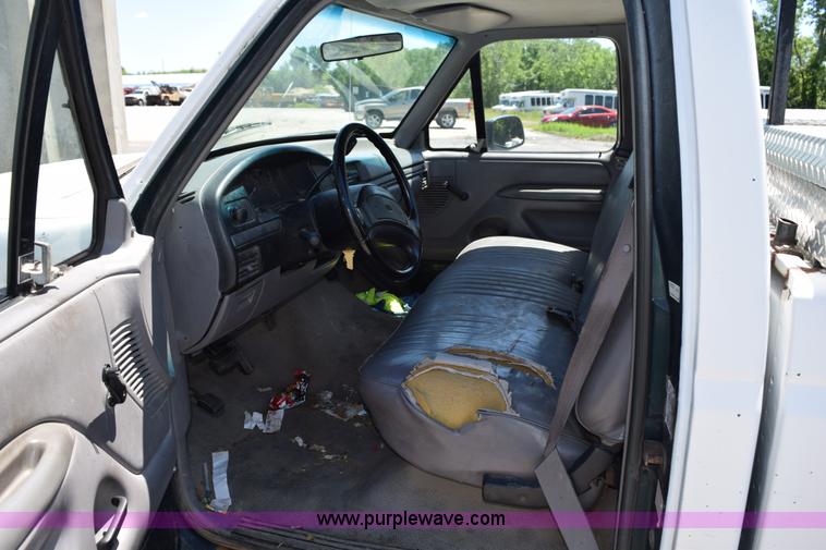 image for item H5039 1995 Ford F250 pickup truck