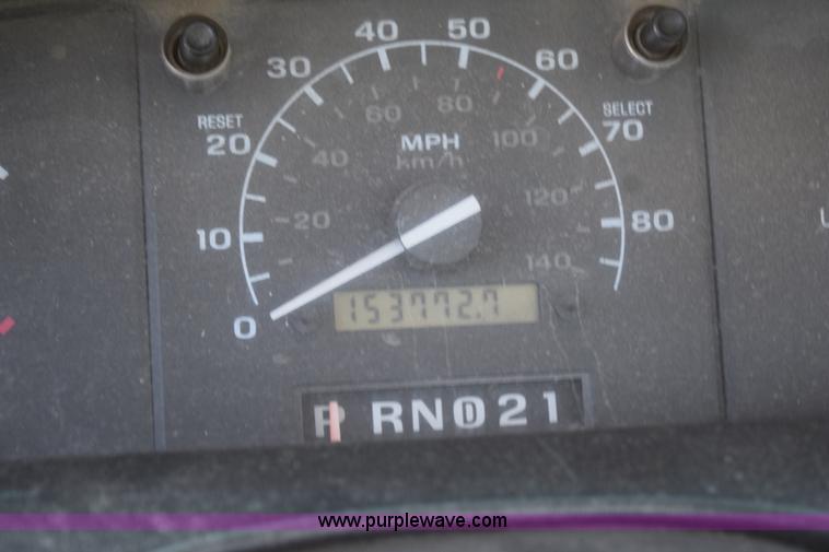 image for item H5039 1995 Ford F250 pickup truck