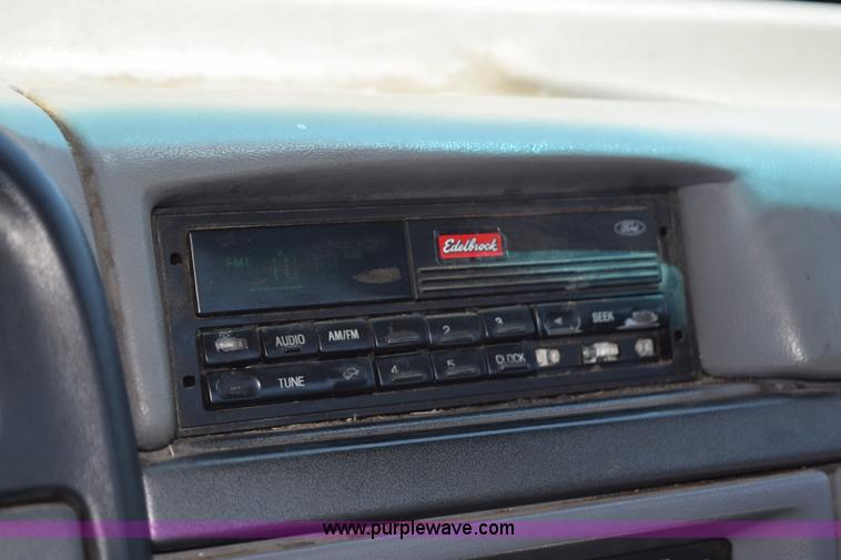image for item H5039 1995 Ford F250 pickup truck