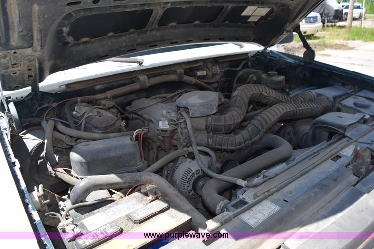 image for item H5039 1995 Ford F250 pickup truck