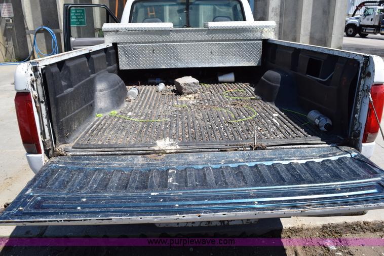 image for item H5039 1995 Ford F250 pickup truck